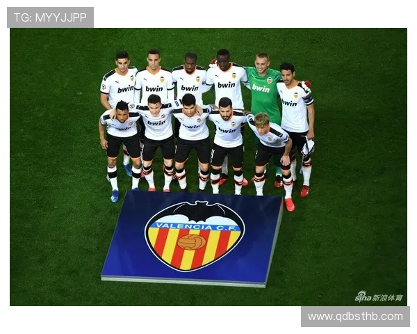 瓦伦西亚管理层决策争议显现，对球队稳定性与发展规划形成影响