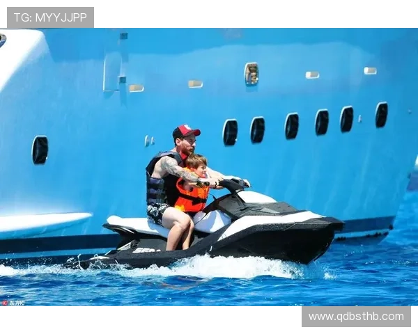 苏亚雷斯训练完顺手给儿子买了艘游艇？